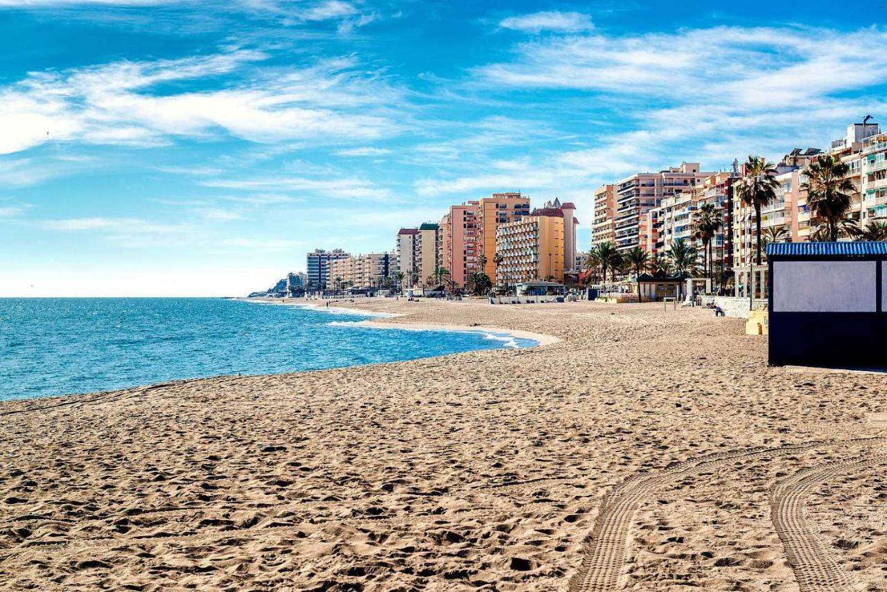 Beachfront -- New Luxury Apartment -- 1ª Linea Playa -- Fuengirola City Center -- Private Parking -- Panoramic Sea Views -- エクステリア 写真