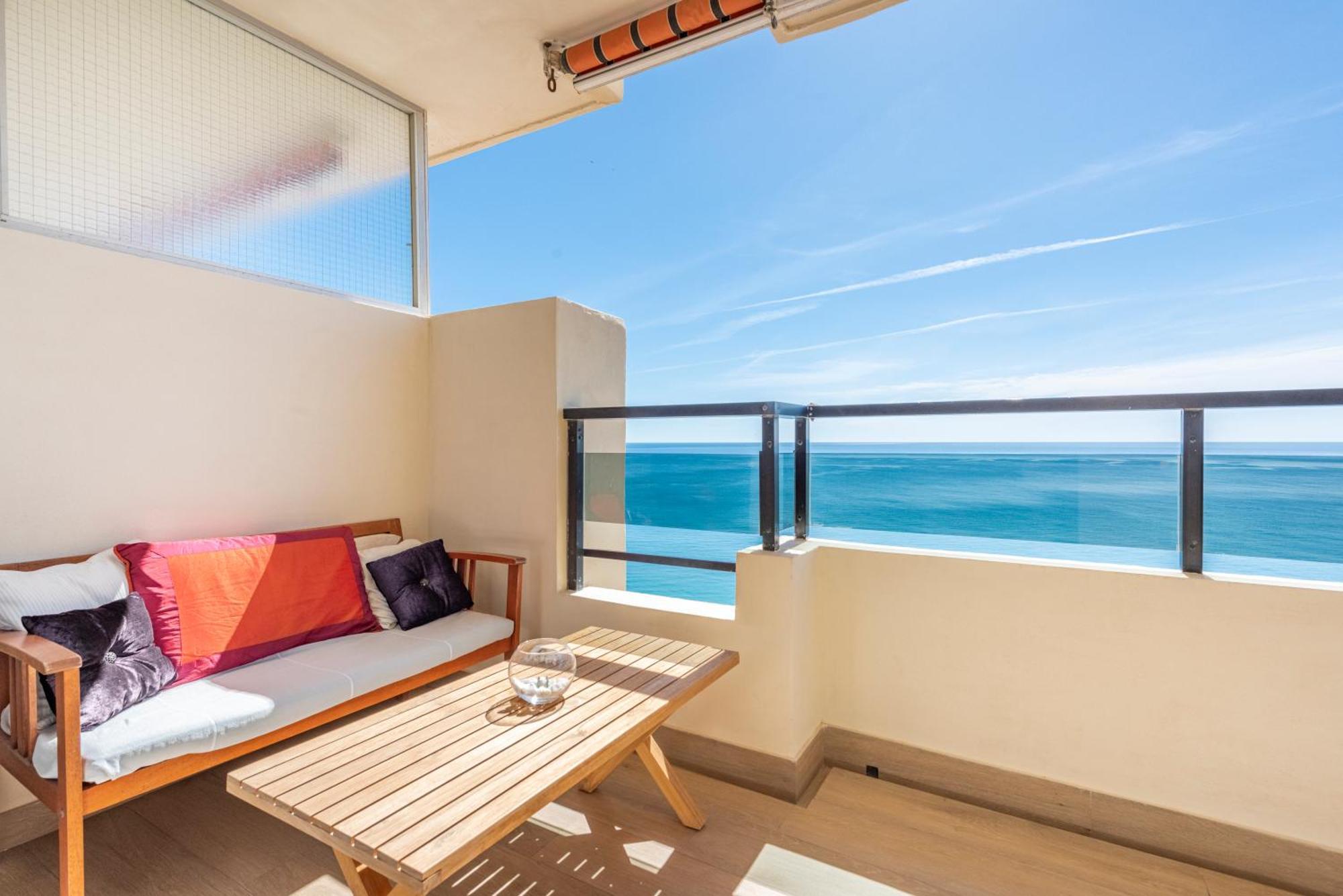 Beachfront -- New Luxury Apartment -- 1ª Linea Playa -- Fuengirola City Center -- Private Parking -- Panoramic Sea Views -- エクステリア 写真