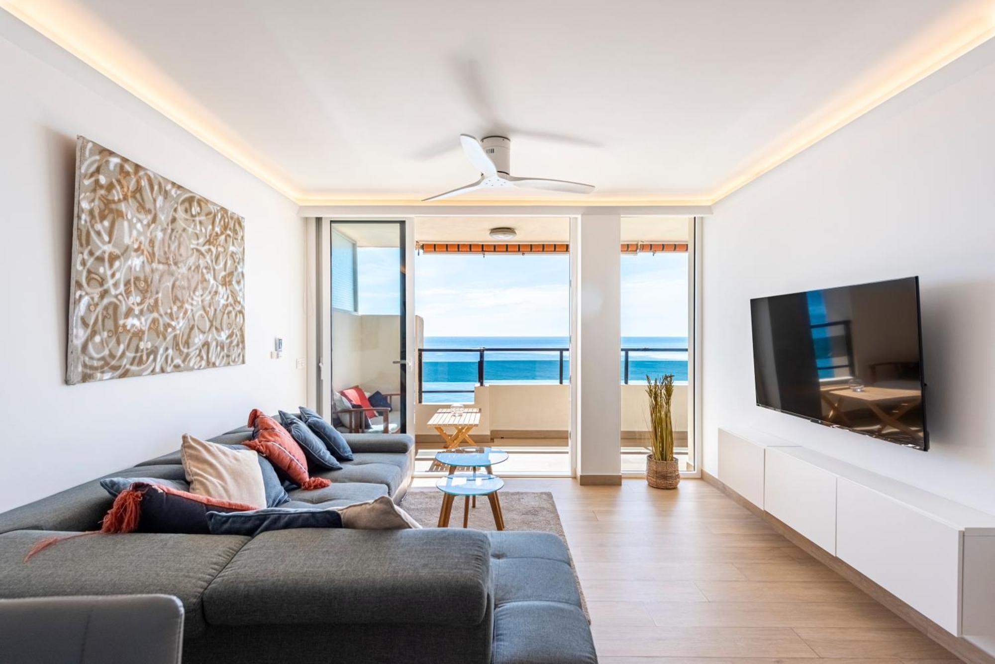 Beachfront -- New Luxury Apartment -- 1ª Linea Playa -- Fuengirola City Center -- Private Parking -- Panoramic Sea Views -- エクステリア 写真