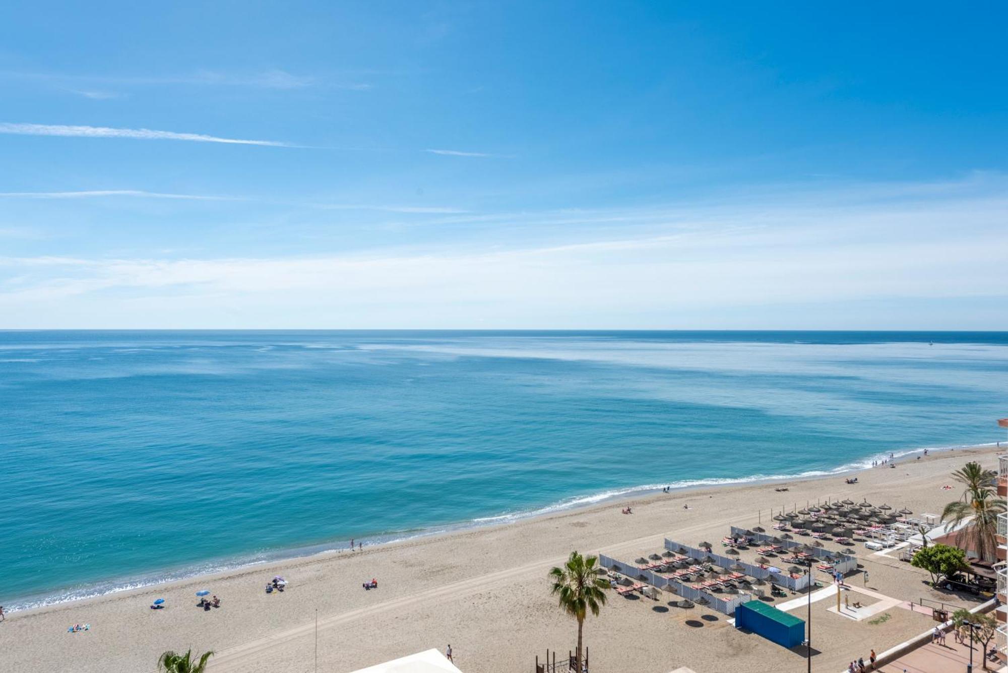 Beachfront -- New Luxury Apartment -- 1ª Linea Playa -- Fuengirola City Center -- Private Parking -- Panoramic Sea Views -- エクステリア 写真